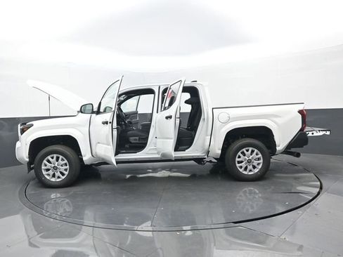 Used 2026 Toyota Tacoma SR w/ SR Upgrade Package AWD/4WD image 32