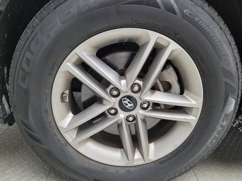 Used 2018 Hyundai Santa Fe Sport w/ 2.4L Value Package 02 AWD/4WD image 31