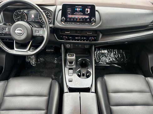 Used 2023 Nissan Rogue SV w/ SV Premium B Package image 12