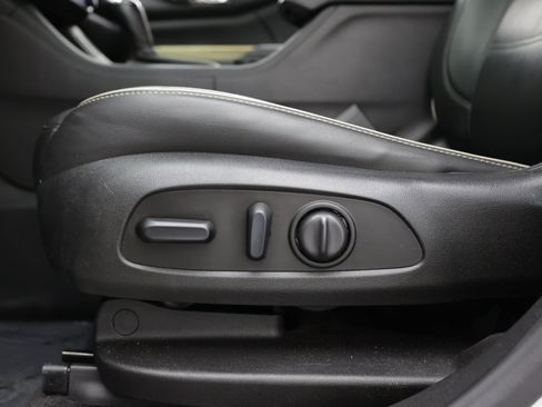 Used 2019 GMC Acadia Denali AWD/4WD image 17