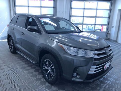 Certified 2019 Toyota Highlander Plus image 38