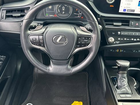 Certified 2025 Lexus ES 300h w/ Premium Package image 11