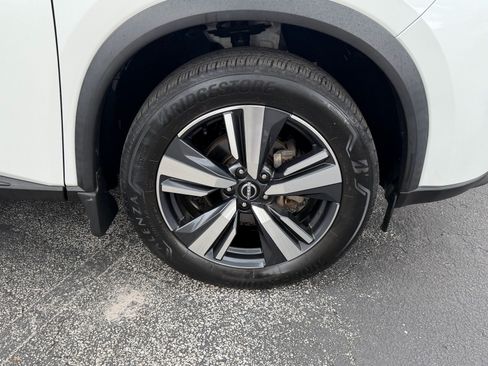 Certified 2024 Nissan Rogue SL FWD image 19