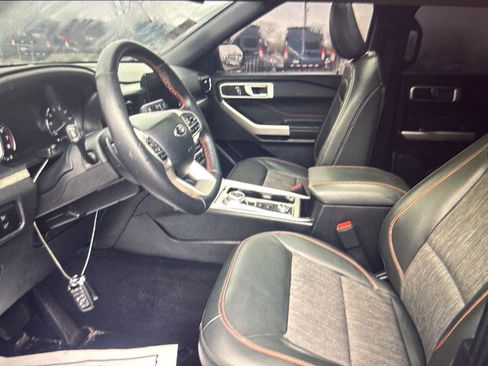 Used 2023 Ford Explorer Timberline image 9
