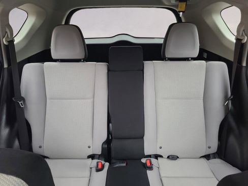 Used 2017 Toyota RAV4 XLE FWD image 19