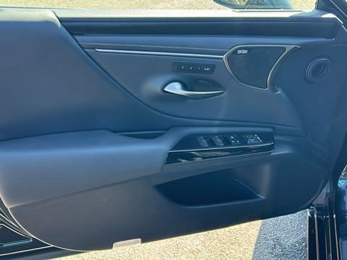 Used 2023 Lexus ES 350 Luxury image 16