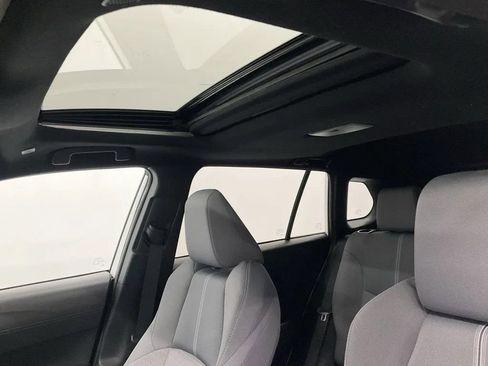 Used 2024 Toyota Corolla Cross SE w/ Moonroof Package image 18