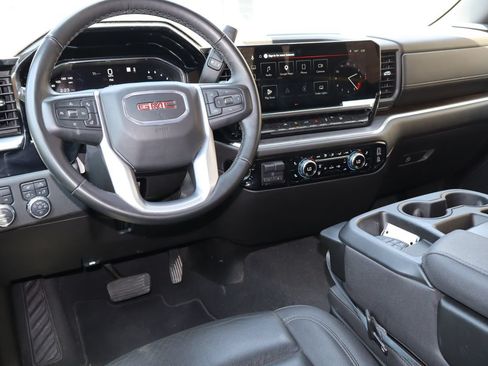 Used 2025 GMC Sierra 1500 SLT AWD/4WD image 4