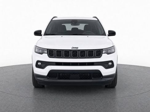 Used 2025 Jeep Compass Latitude w/ Convenience Group AWD/4WD image 5