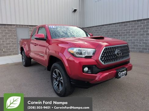 Used 2018 Toyota Tacoma TRD Sport w/ Technology Package AWD/4WD image 1
