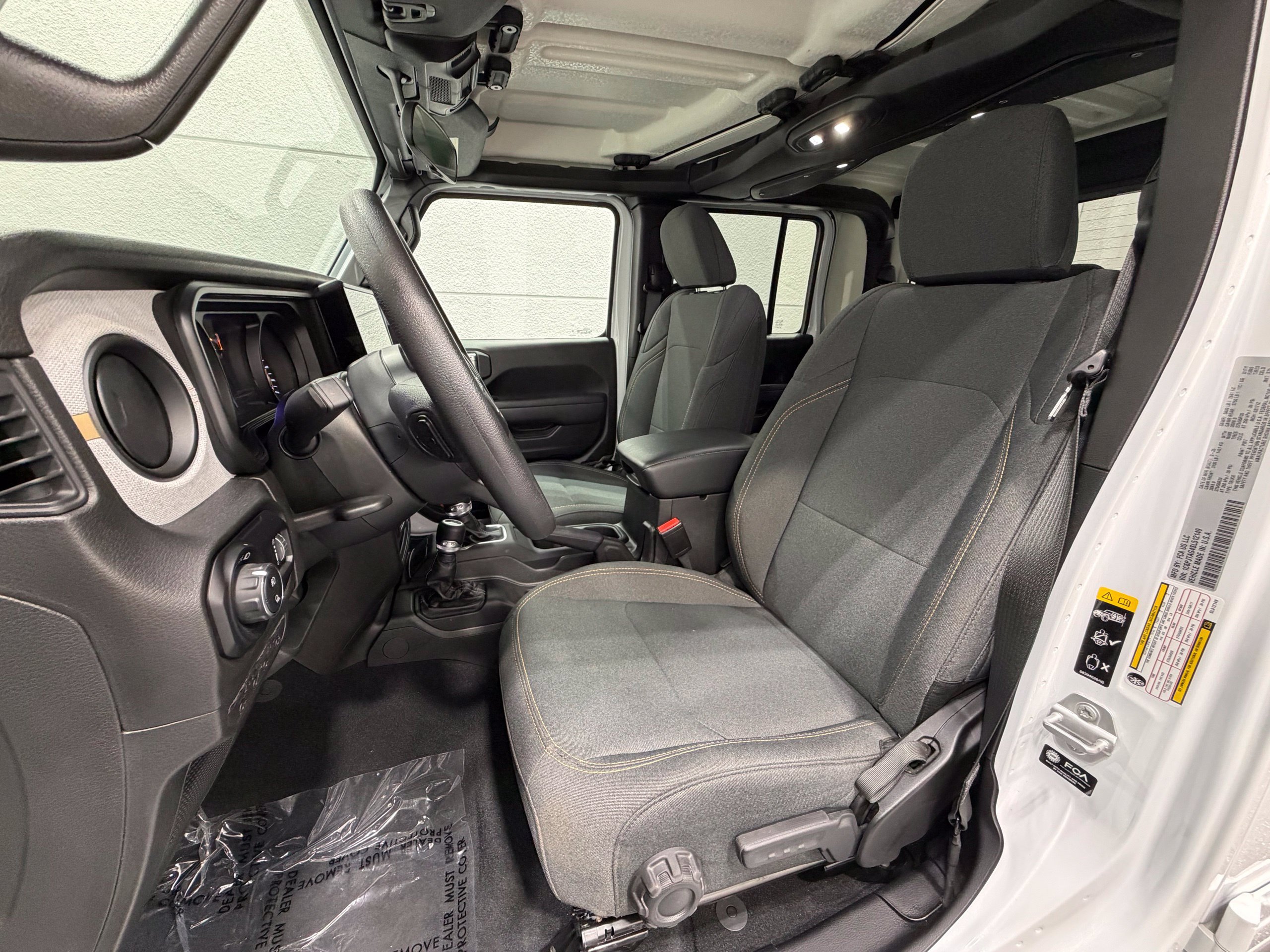 Used 2025 Jeep Gladiator Sport AWD/4WD image 23