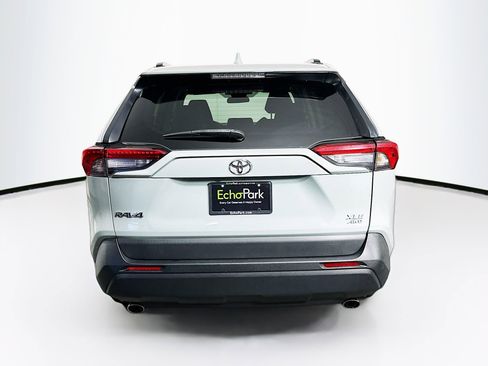 Used 2021 Toyota RAV4 XLE AWD/4WD image 7