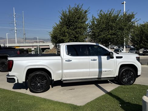 Used 2022 GMC Sierra 1500 Denali Ultimate AWD/4WD image 6