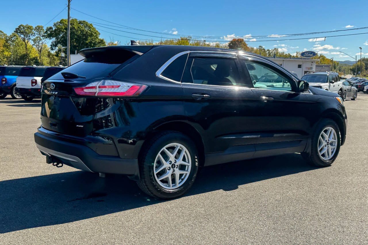 Used 2023 Ford Edge SEL w/ Convenience Package AWD/4WD image 3