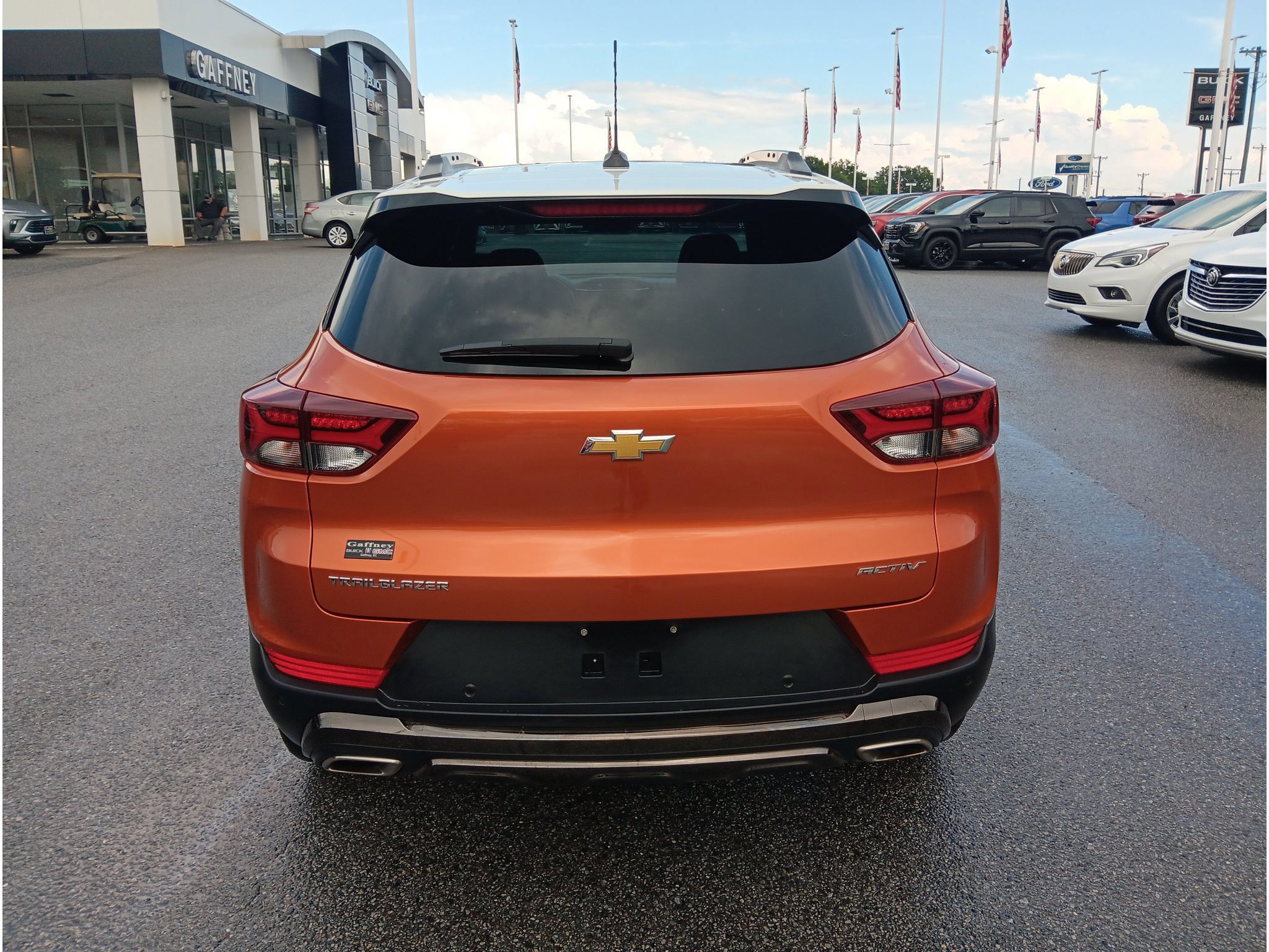 Used 2023 Chevrolet TrailBlazer ACTIV w/ Sun and Liftgate Package FWD image 5