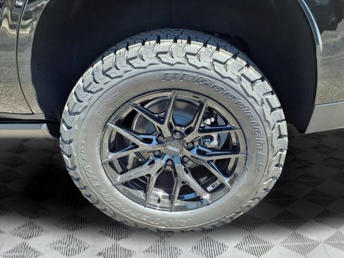 New 2026 GMC Yukon AT4 w/ AT4 Premium Package AWD/4WD image 8