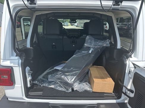 New 2025 Jeep Wrangler Sahara image 25