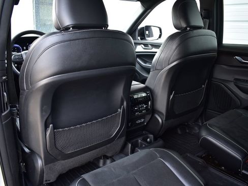 Used 2023 Jeep Grand Cherokee L Laredo AWD/4WD image 22