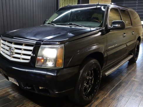 Used 2005 Cadillac Escalade ESV Platinum image 6