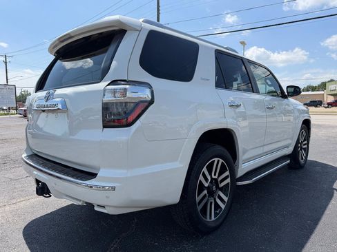 Used 2016 Toyota 4Runner SR5 RWD image 5