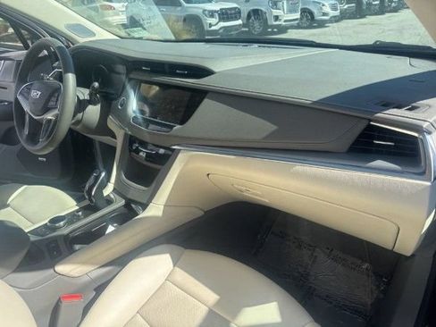 Used 2025 Cadillac XT5 Premium Luxury FWD image 10