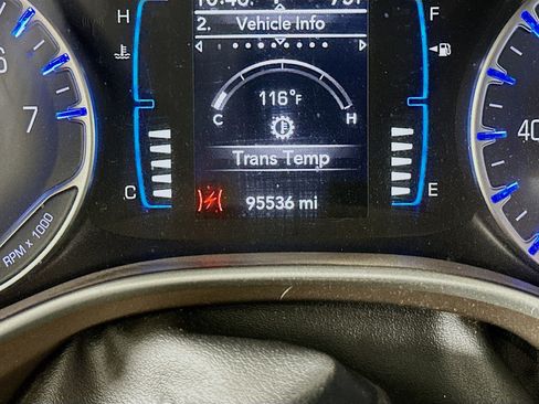 Used 2017 Chrysler Pacifica Touring-L w/ Tire & Wheel Group image 19