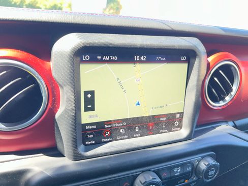 Used 2023 Jeep Wrangler Unlimited Rubicon AWD/4WD image 18