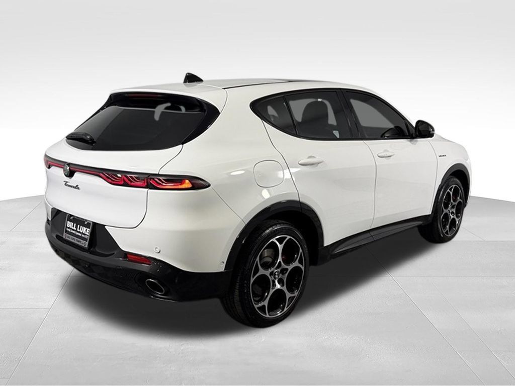 Used 2024 Alfa Romeo Tonale Veloce AWD/4WD image 7