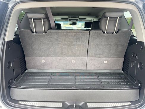 Used 2017 GMC Yukon SLT w/ Premium Edition AWD/4WD image 5