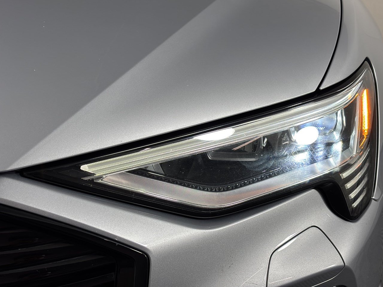 Used 2022 Audi e-tron Premium AWD/4WD image 12