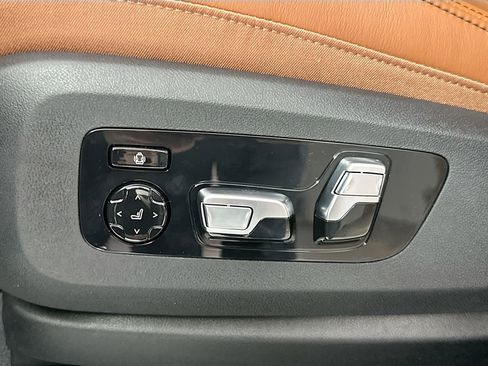 New 2026 BMW X5 xDrive50e image 19