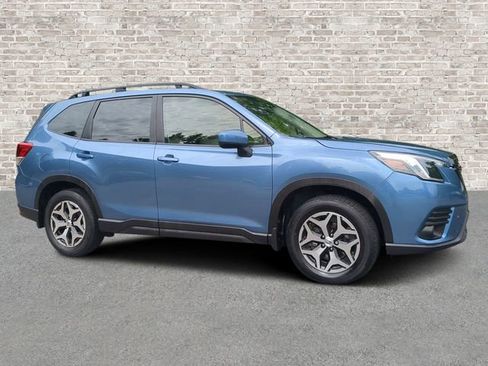 Used 2023 Subaru Forester Premium AWD/4WD image 1