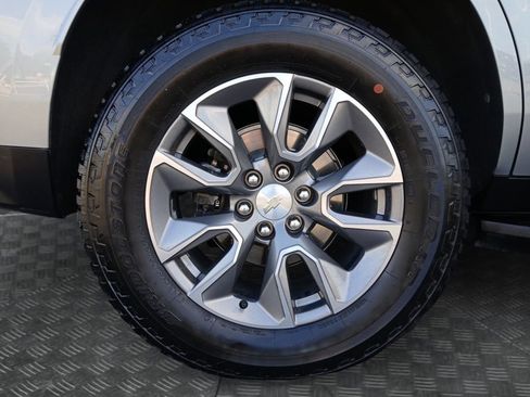Used 2023 Chevrolet Tahoe LT w/ Luxury Package RWD image 23