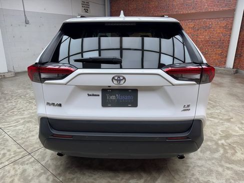 Used 2020 Toyota RAV4 LE image 4