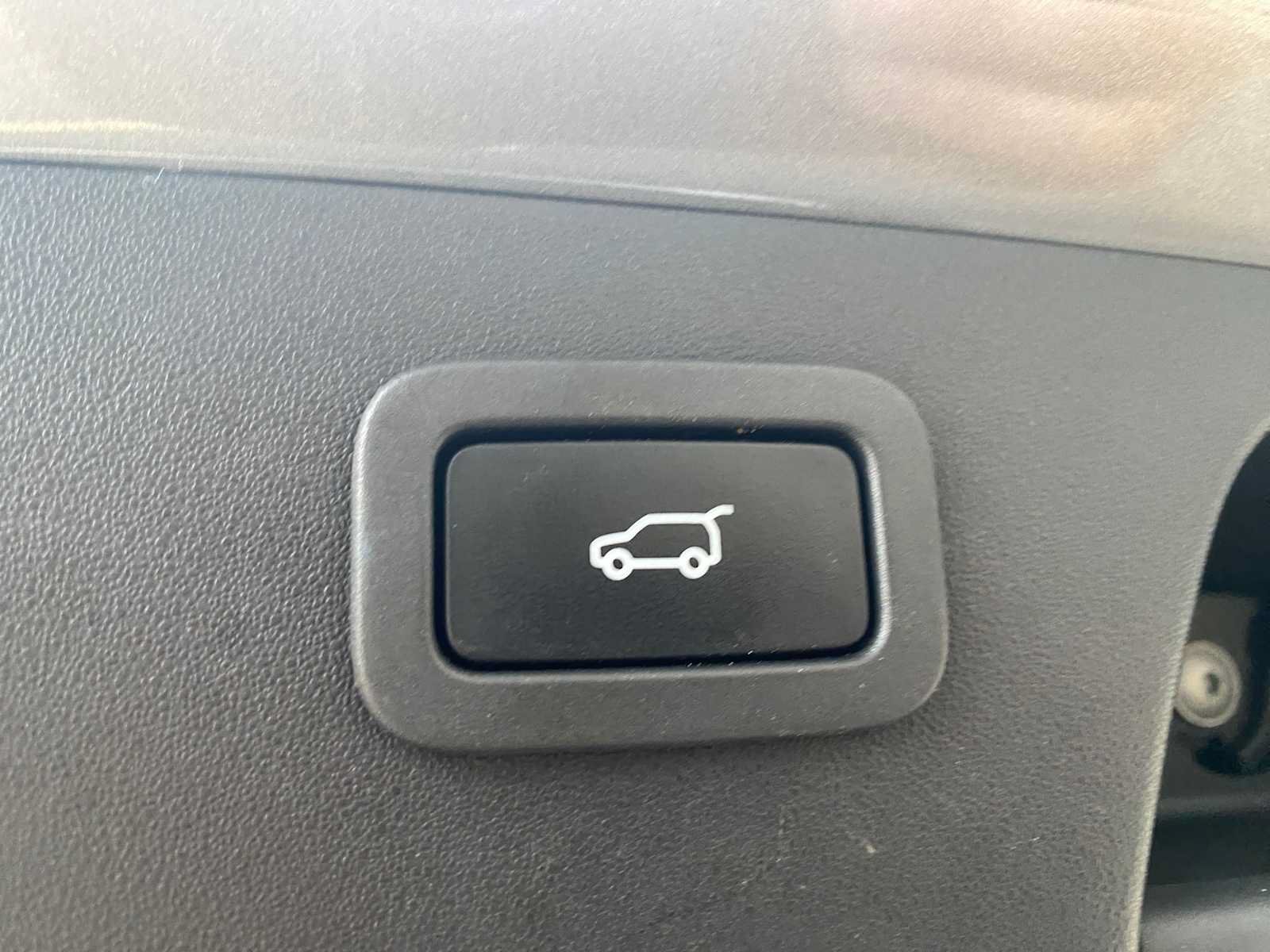 Used 2018 Jaguar E-PACE R-Dynamic SE AWD/4WD image 34