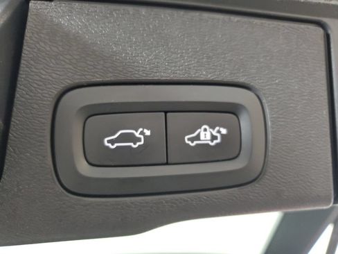 Used 2021 Volvo XC60 T5 Inscription FWD image 11