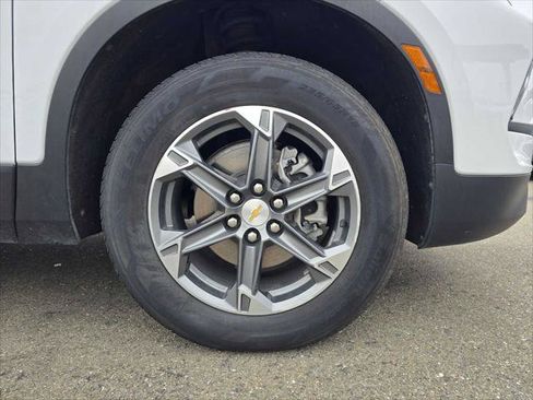 Used 2025 Chevrolet Blazer LT AWD/4WD image 9