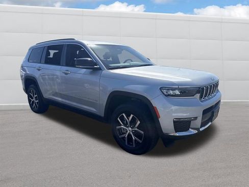 Used 2025 Jeep Grand Cherokee L Limited AWD/4WD image 13