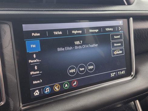 Used 2021 GMC Yukon XL Denali image 16