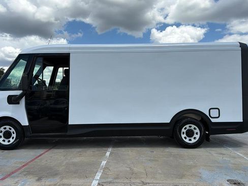 Used 2024 Chevrolet Brightdrop 600 w/ Commercial Equipment Package AWD/4WD image 3