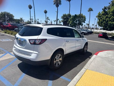Used 2017 Chevrolet Traverse LT FWD image 11