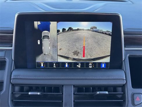 Used 2023 Chevrolet Tahoe Z71 w/ Luxury Package image 17