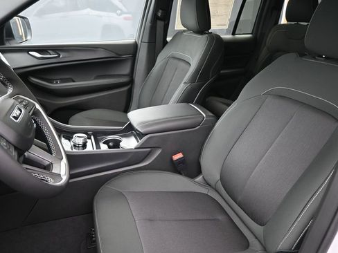 New 2025 Jeep Grand Cherokee Laredo X image 19