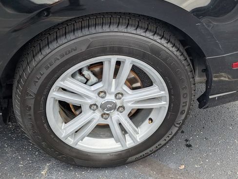 Used 2014 Ford Mustang Coupe RWD image 21
