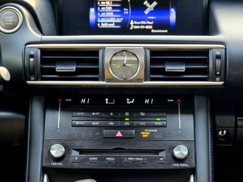 Used 2017 Lexus IS 200t image 18