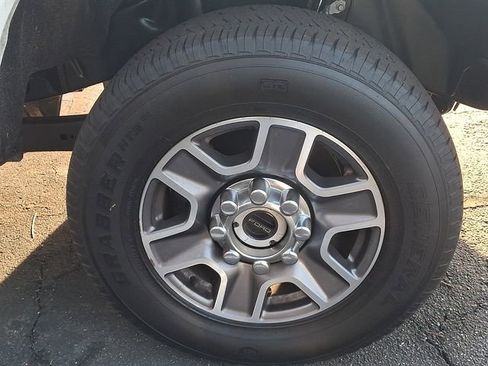 Used 2025 Ford F250 XLT image 4