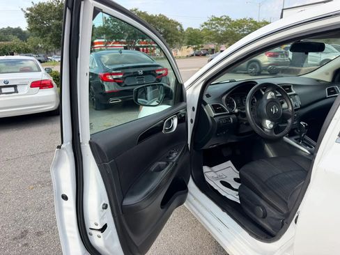 Used 2016 Nissan Sentra SV w/ Style Package FWD image 9