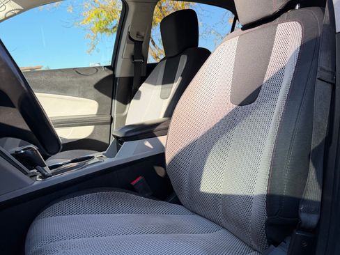 Used 2017 Chevrolet Equinox LT w/ Convenience Package FWD image 12