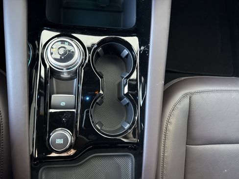 New 2026 Ford Explorer Platinum image 30