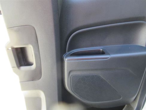 Used 2022 Chevrolet Colorado LT w/ Fleet Safety Package image 25